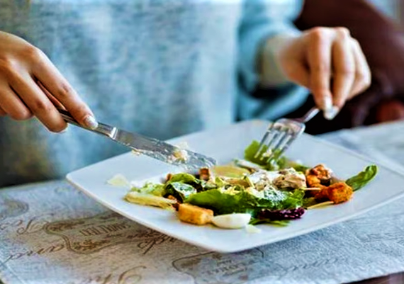 5 tips when eating dinner, follow them to maintain your health