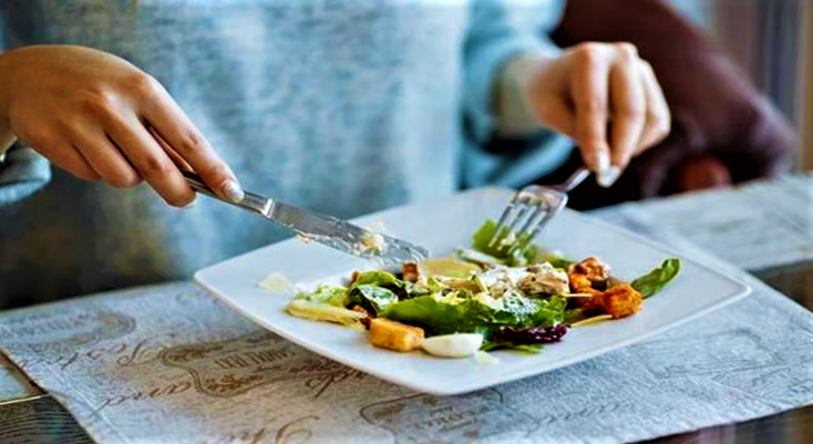 5 tips when eating dinner, follow them to maintain your health